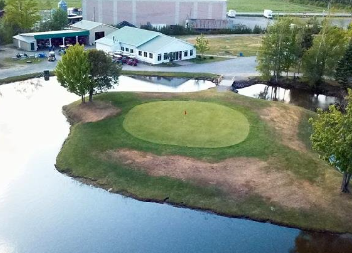 Photo du club de golf Monty tirée du site Internet du courtier immobilier responsable de le vendre